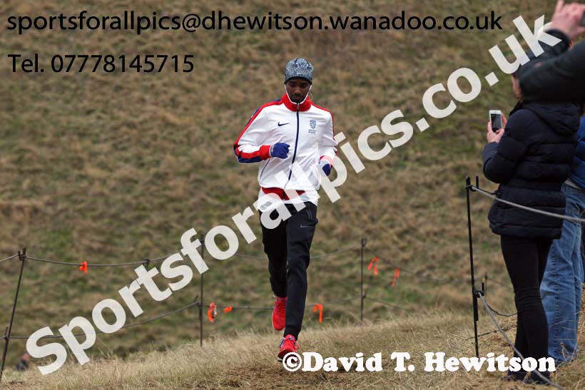 Mo Farah warming up for the senior mens Great Edinburgh Cross Country, 2017 Great Edinburgh Cross Country. Photo: David T. Hewitson/Sports for All PIcs